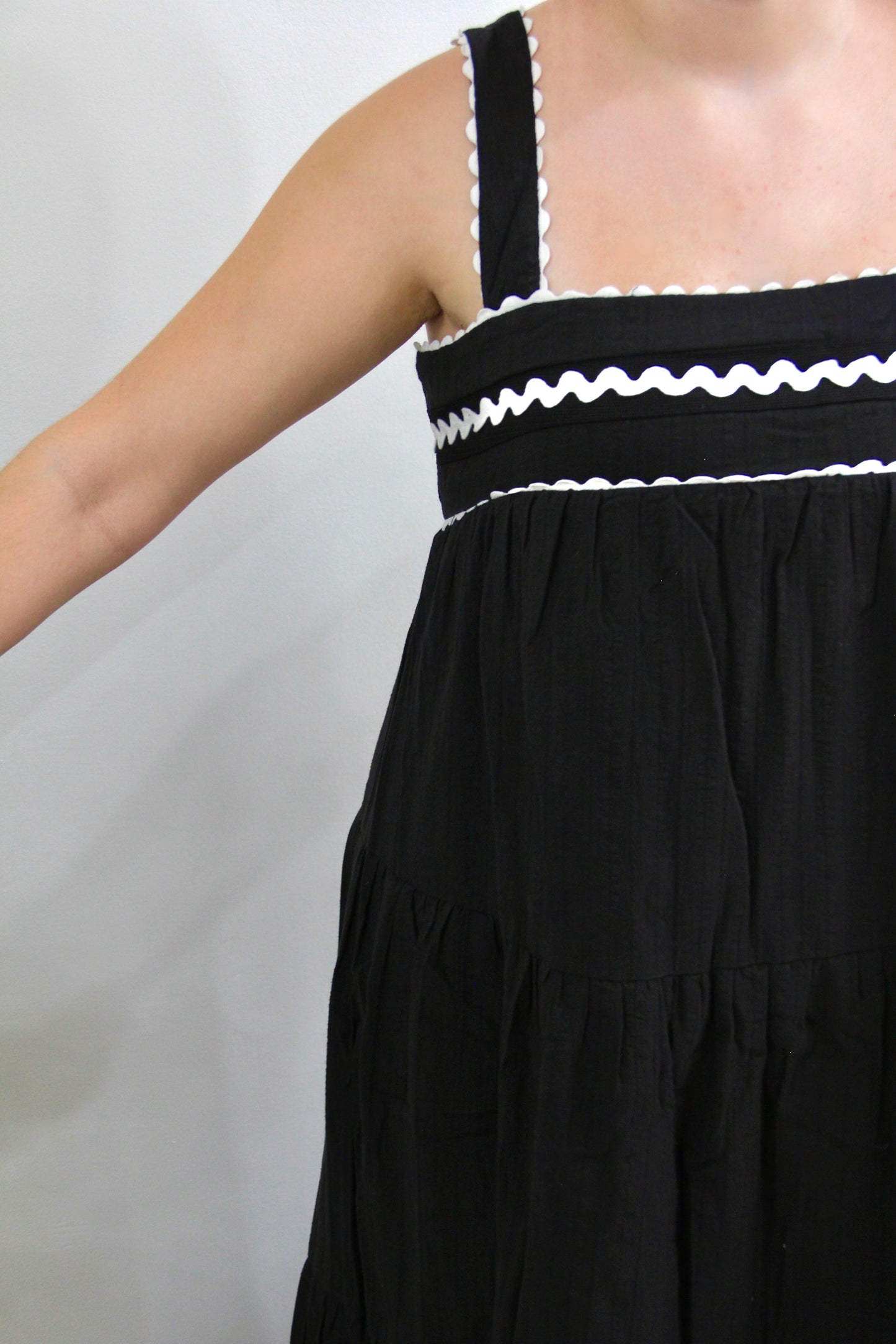 COTTON TIERED SLEEVELESS MAXI DRESS
