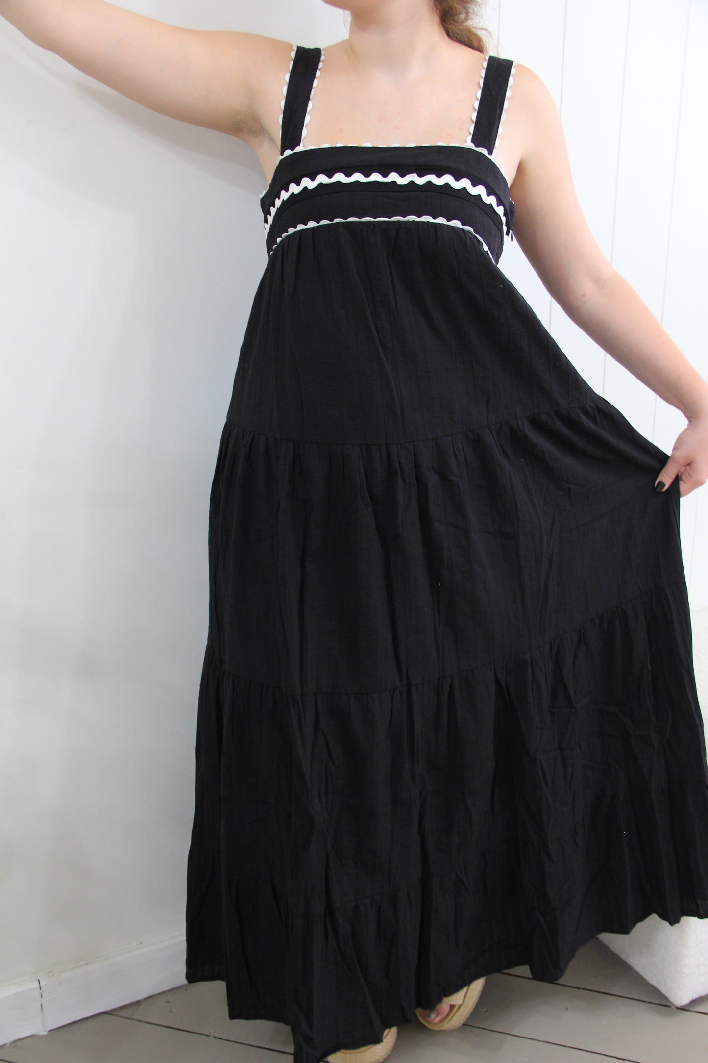 COTTON TIERED SLEEVELESS MAXI DRESS