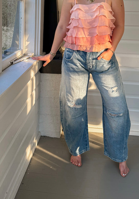 DISTRESSED BARREL JEANS