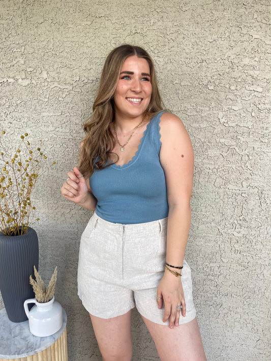 DUSTY BLUE SCALLOP EDGE SLEEVELESS SWEATER KNIT CROP TOP