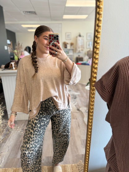 LOOSE KNIT SWEATER