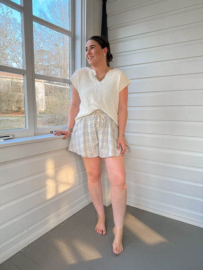 CREAM KNIT TOP