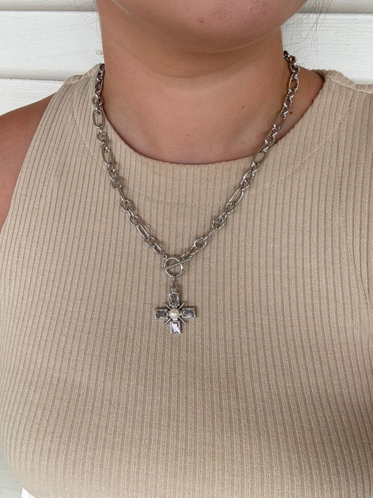 DIVINE SILVER NECKLACE