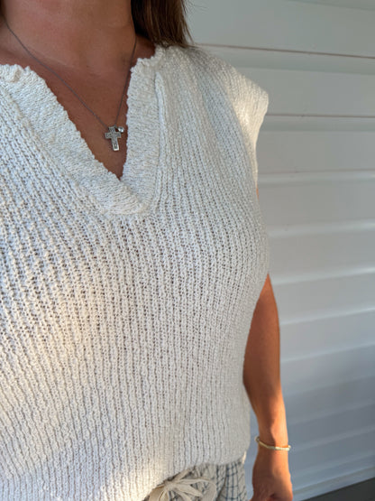 CREAM KNIT TOP