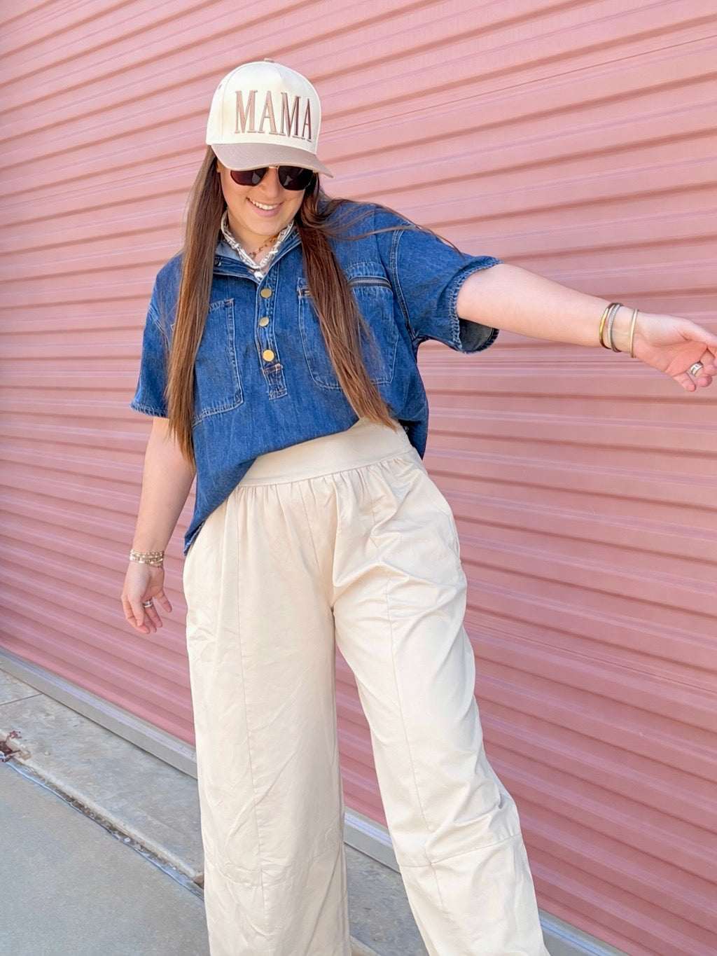 CREAM FLOWY BARREL PANTS