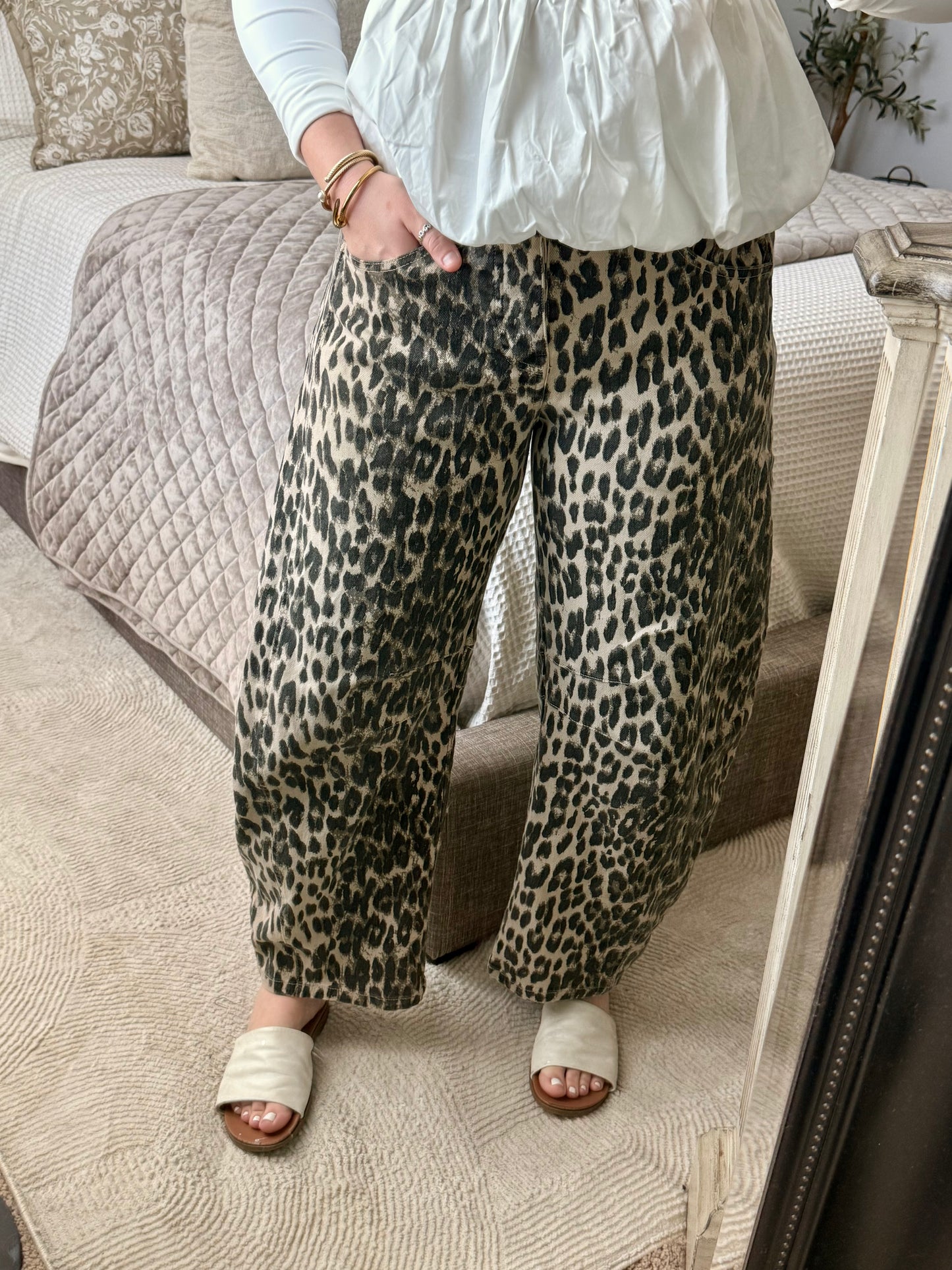 LEOPARD BARREL JEANS