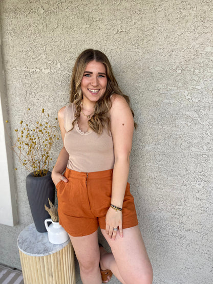 TAUPE SCALLOP EDGE SLEEVELESS SWEATER KNIT CROP TOP