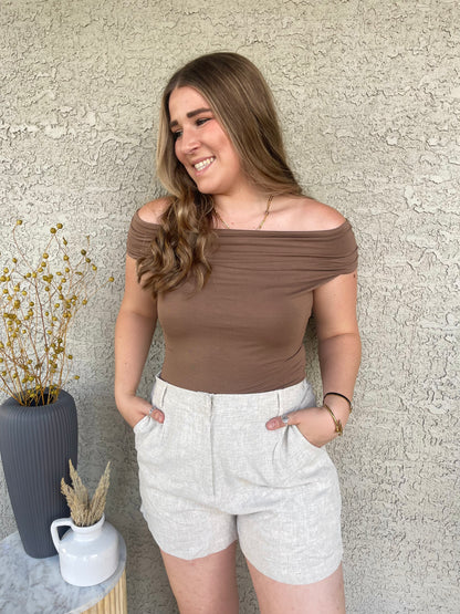 MOCHA REVERSIBLE OFF THE SHOULDER KNIT TOP