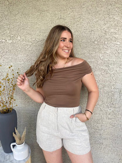 MOCHA REVERSIBLE OFF THE SHOULDER KNIT TOP